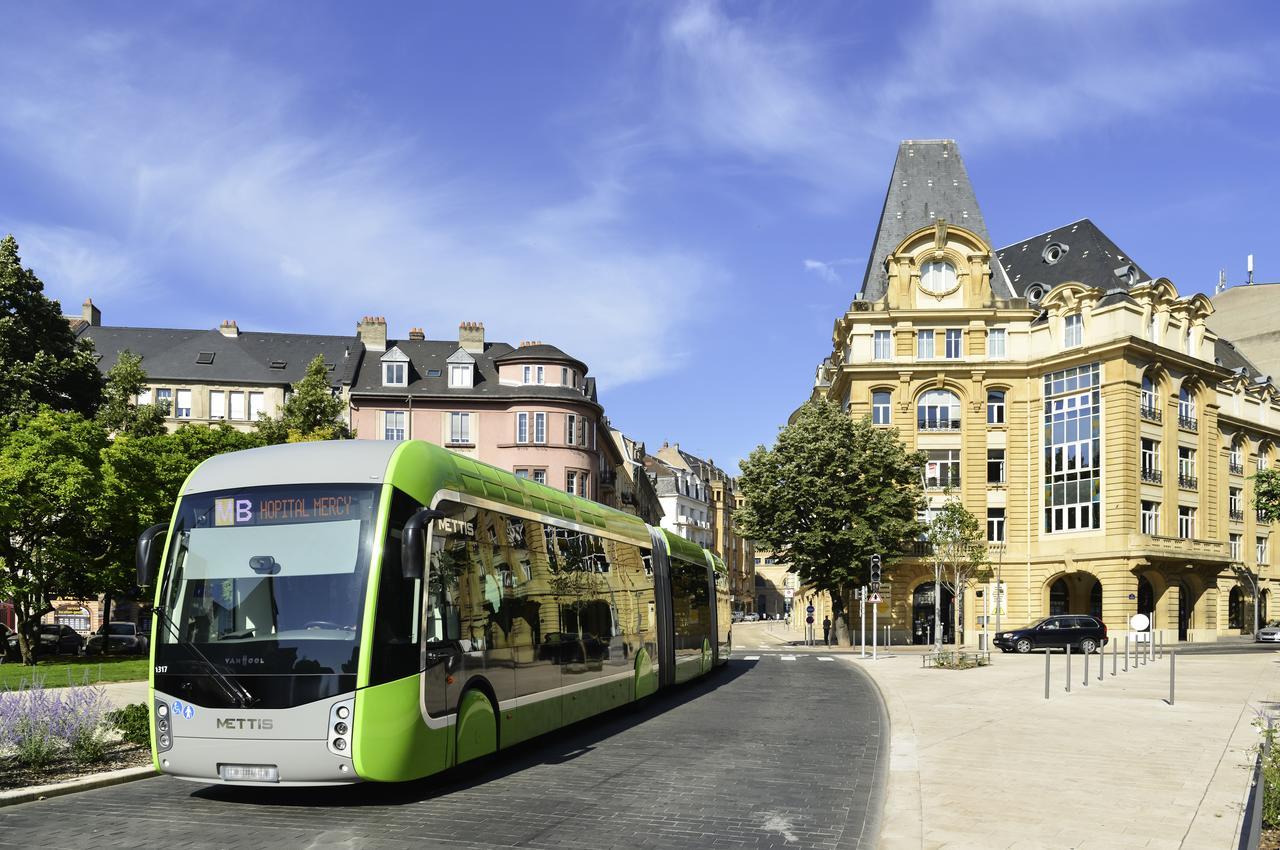 Hotelf1 Metz Centre Devant Les Ponts Exterior photo